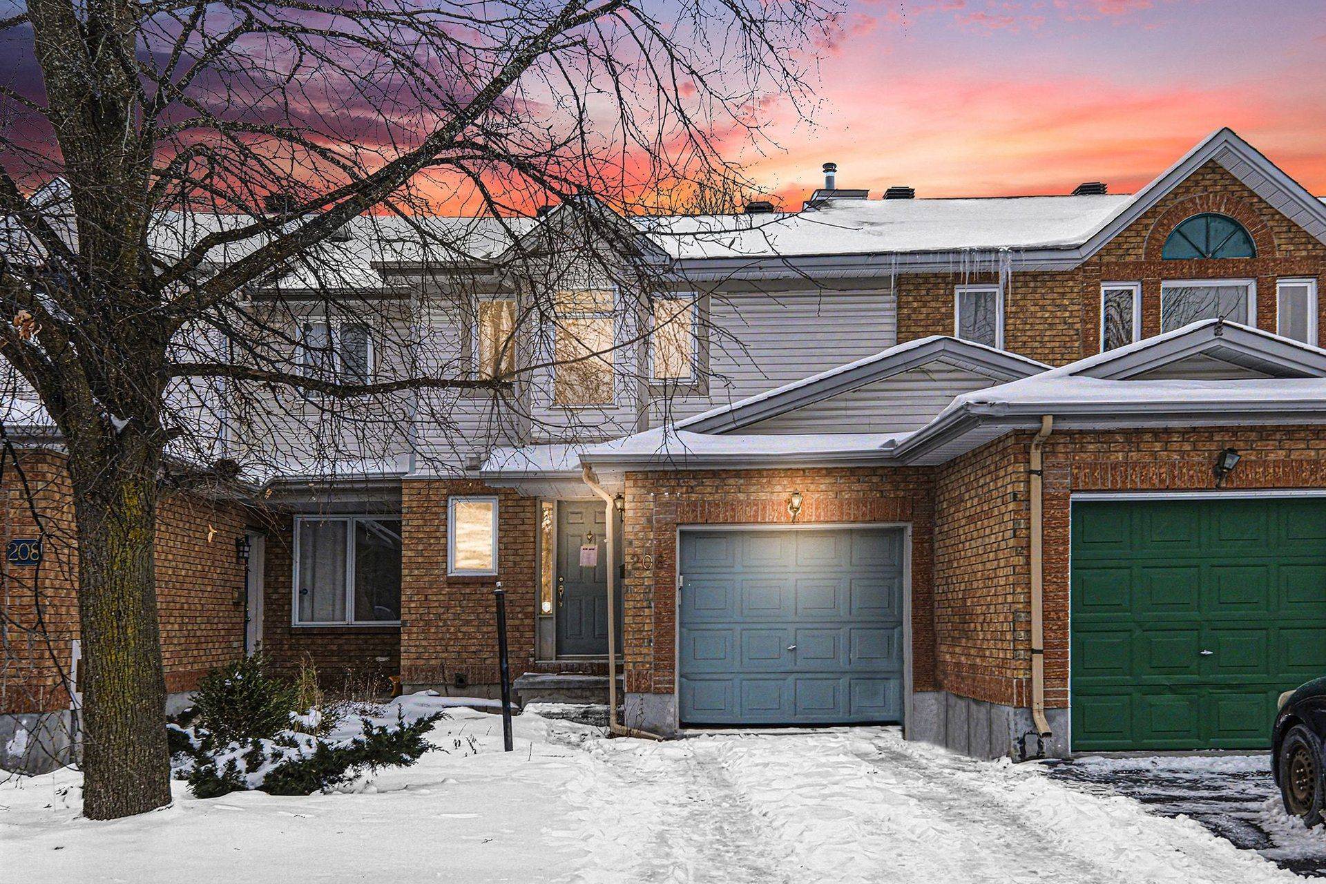 Barrhaven, ON K2J 4P1,206 Beatrice DR