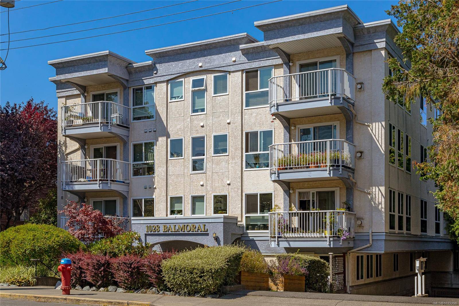 Victoria, BC V8T 1A8,1028 Balmoral Rd #403