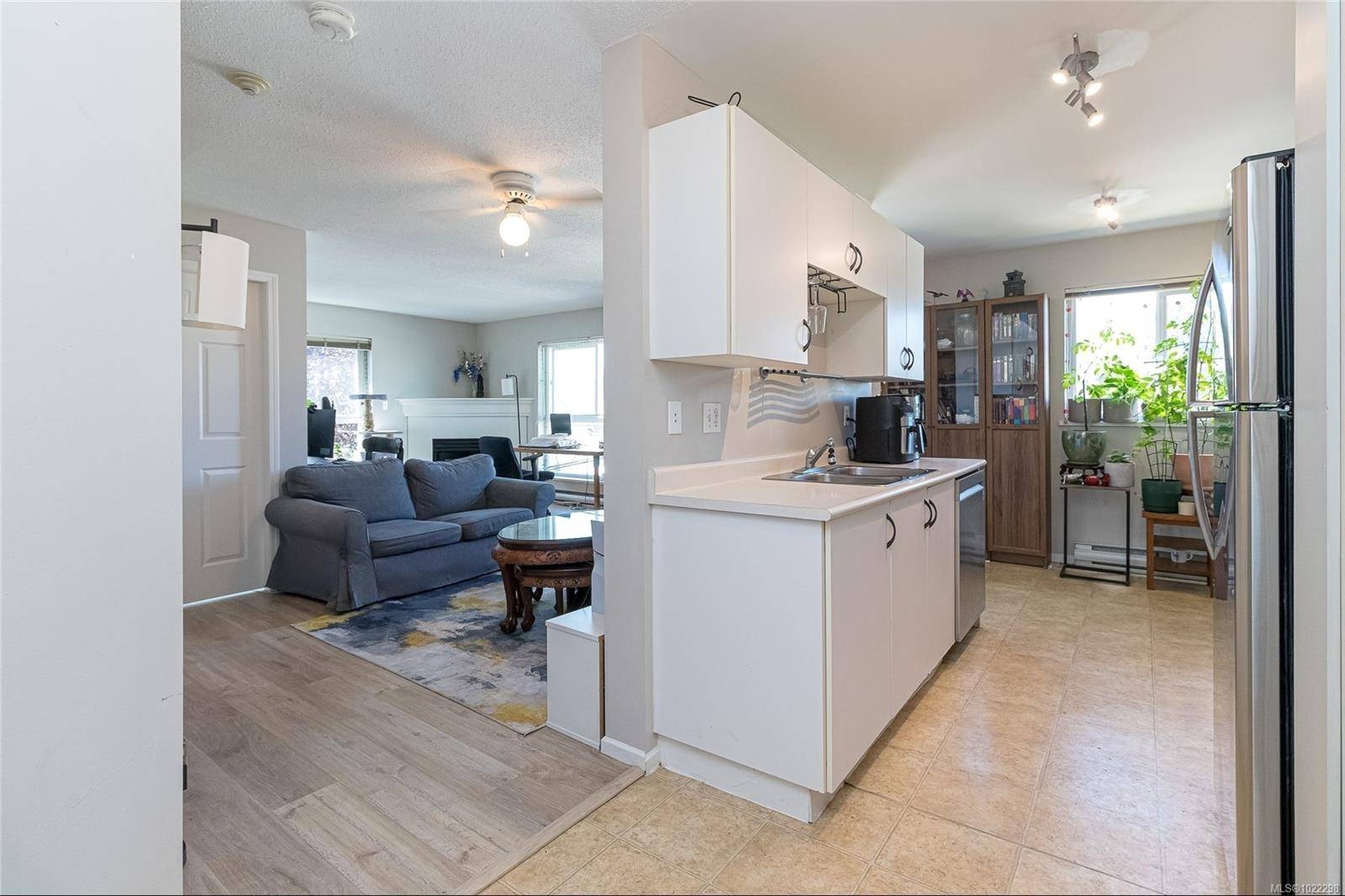 Victoria, BC V8T 1A8,1028 Balmoral Rd #403