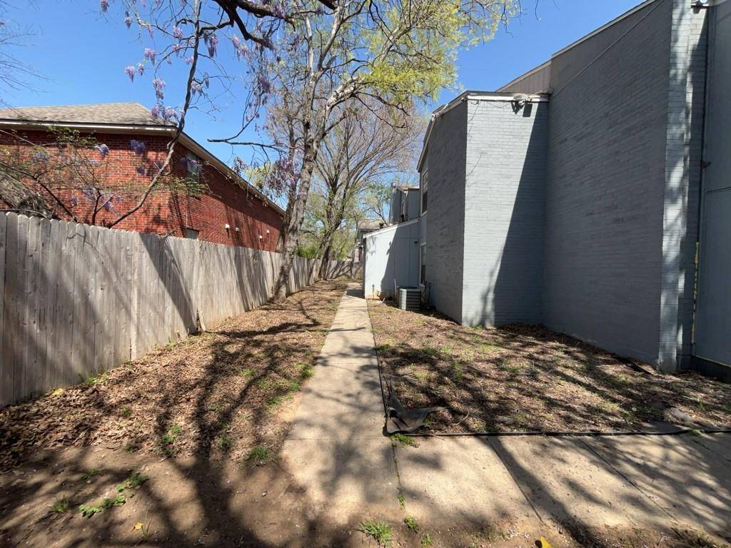 Denton, TX 76201,219 Fry Street #11