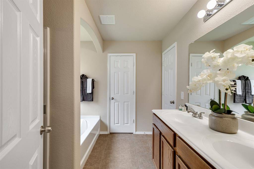 Prosper, TX 75078,5640 Lincolnwood Drive