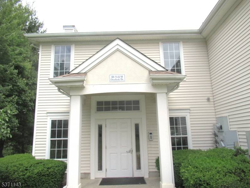 Lopatcong Twp., NJ 08886,88 Overlook Dr