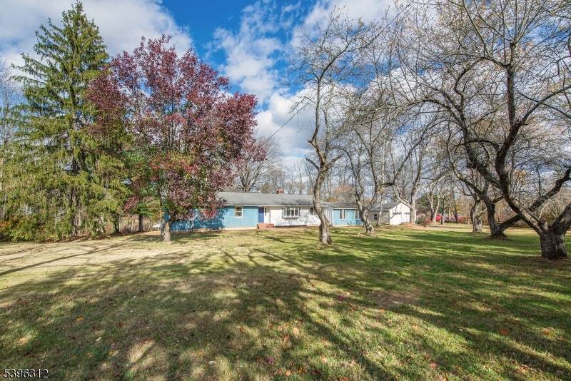 Chester Twp., NJ 07930,4 Schoolhouse Ln