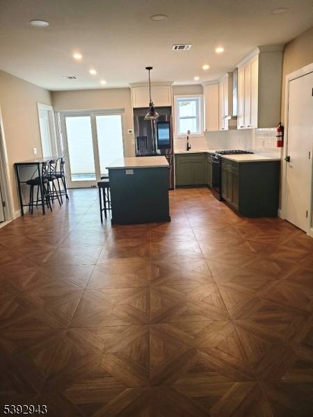 Wanaque Boro, NJ 07420,13 Roger Ave