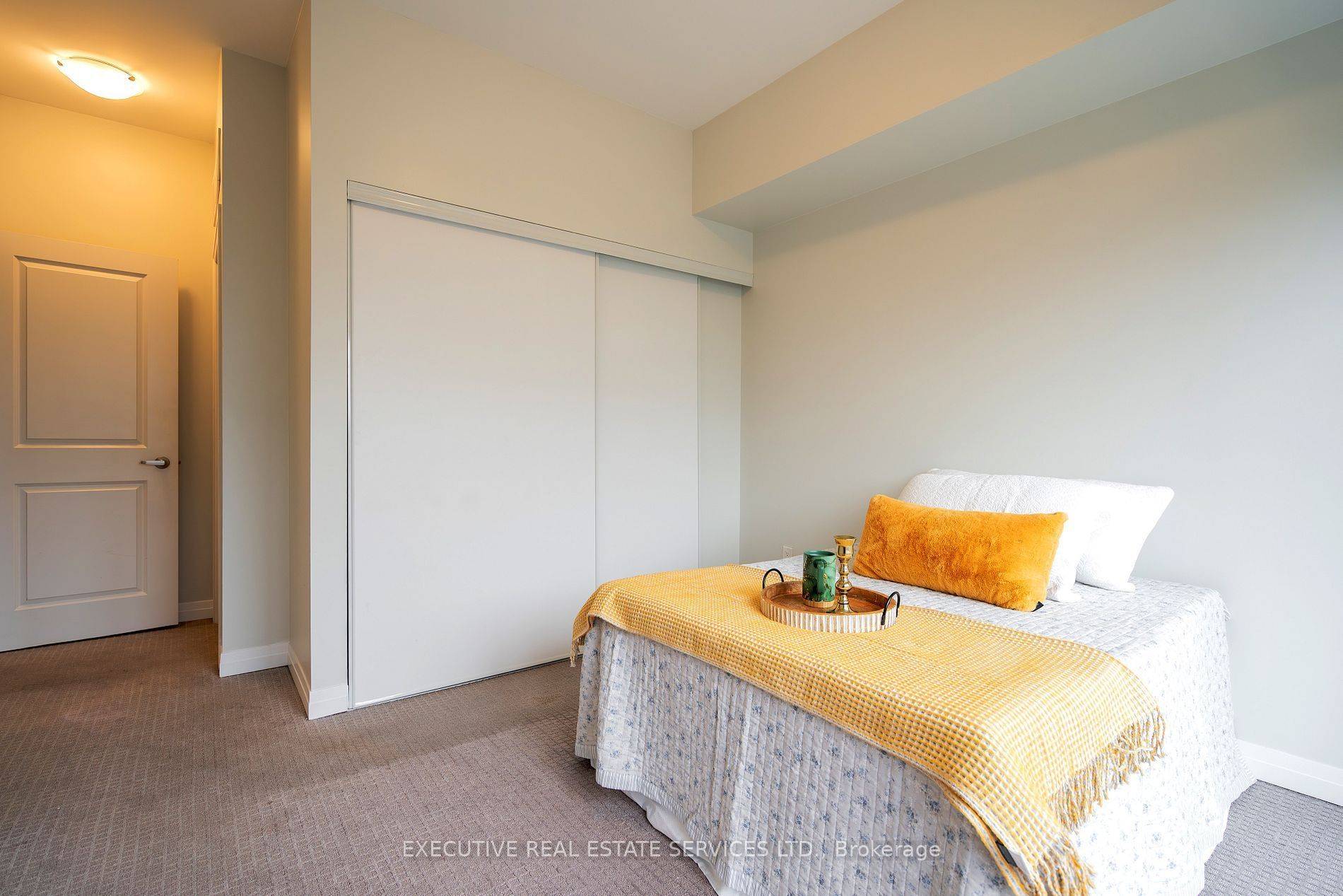 Mississauga, ON L5J 0B5,1145 Journeyman LN #226