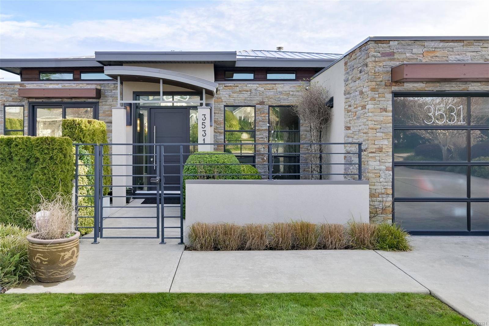 Colwood, BC V9C 4L9,3531 Proudfoot Pl