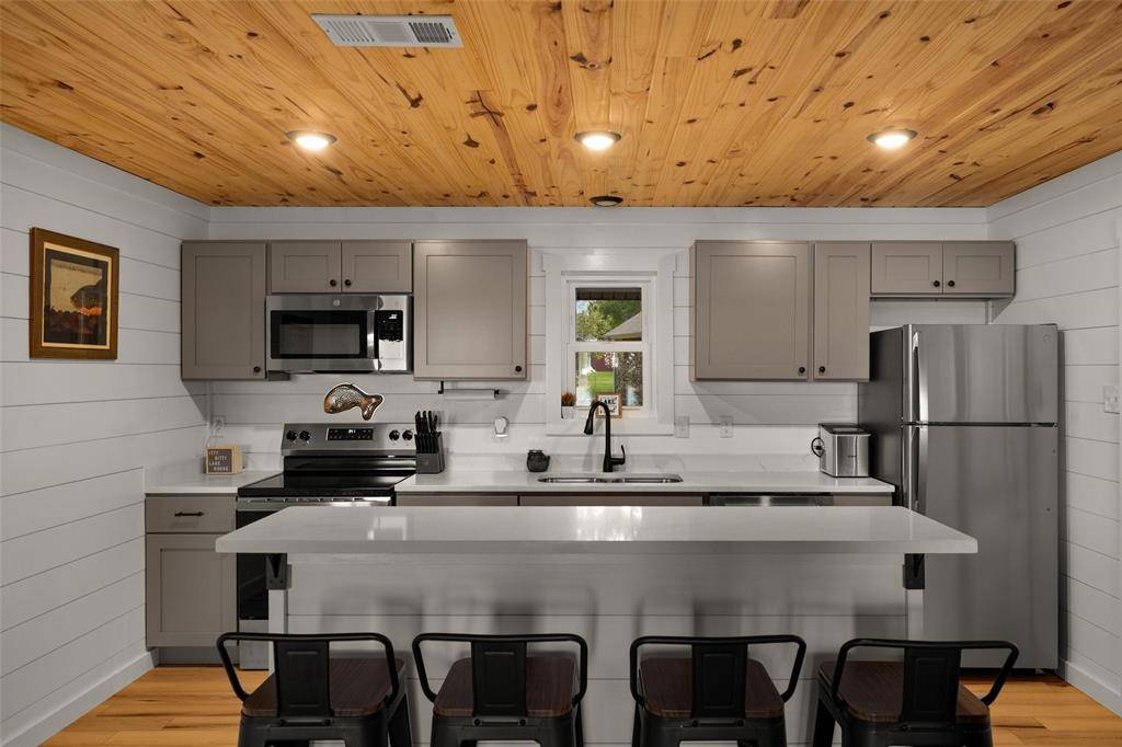 Quinlan, TX 75474,10131 County Road 3705