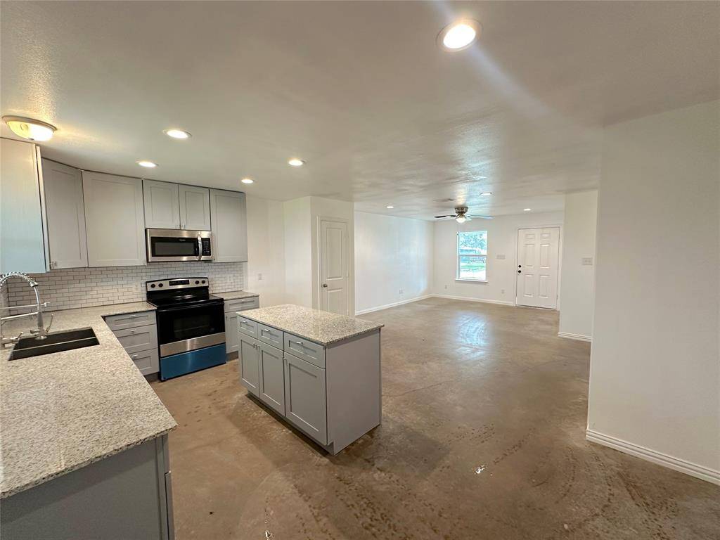 Itasca, TX 76055,108 W Adams Street