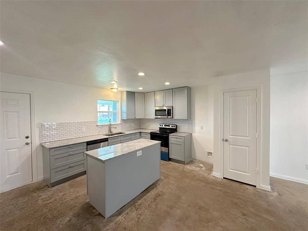 Itasca, TX 76055,108 W Adams Street