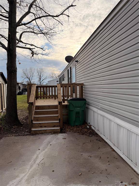 Terrell, TX 75160,2390 W Moore Ave L14