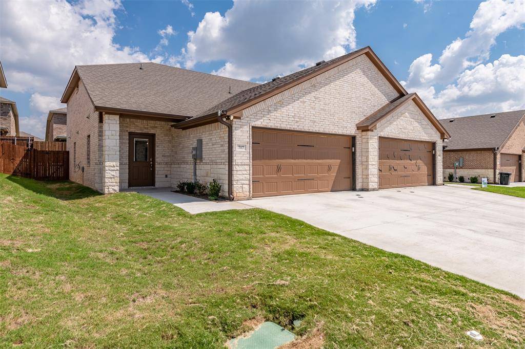 Granbury, TX 76049,727 Rolling Terrace Circle