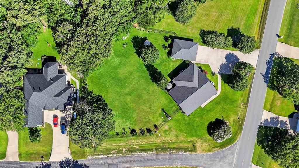 Lake Kiowa, TX 76240,122 Comanche Drive