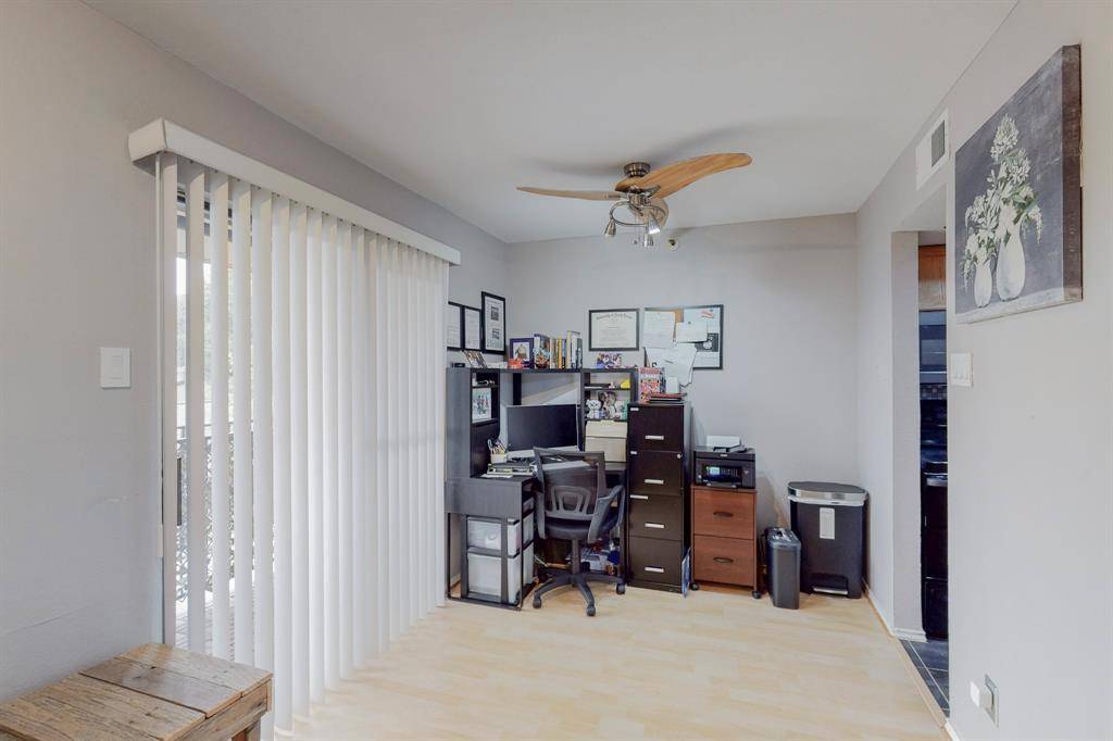 Dallas, TX 75214,5916 Gaston Avenue #304