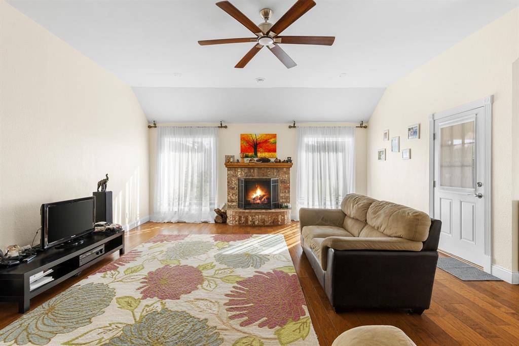 Burleson, TX 76028,2609 Castle Road