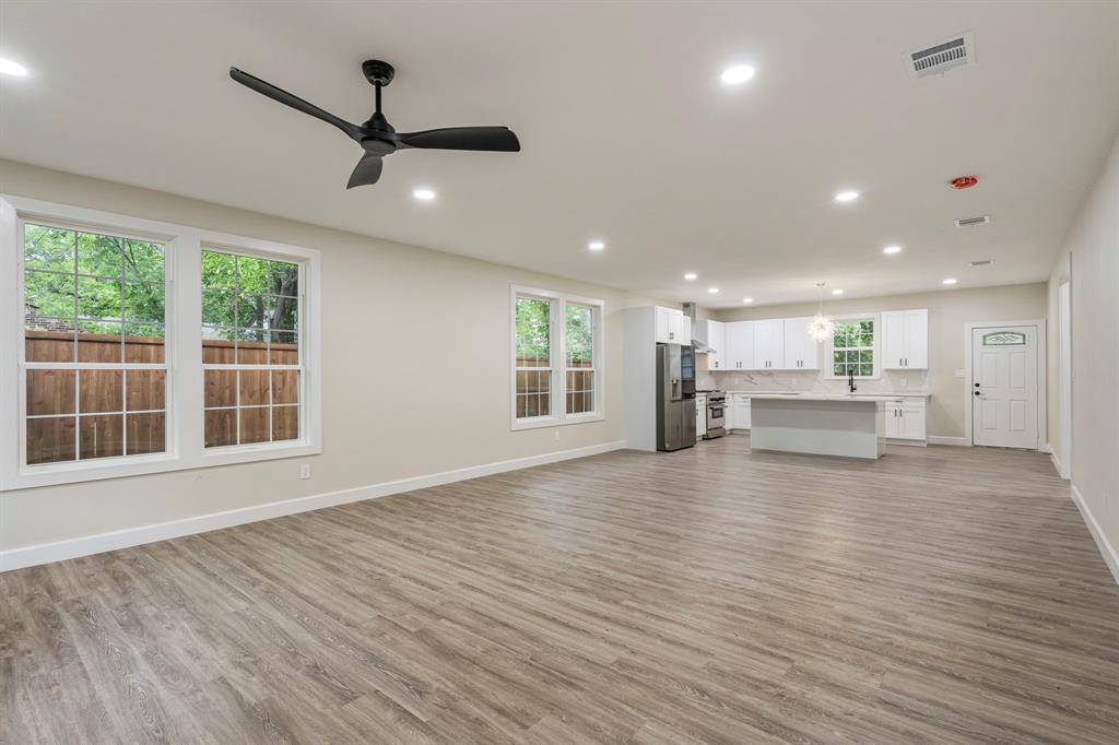 Cockrell Hill, TX 75211,518 S Cockrell Hill Road