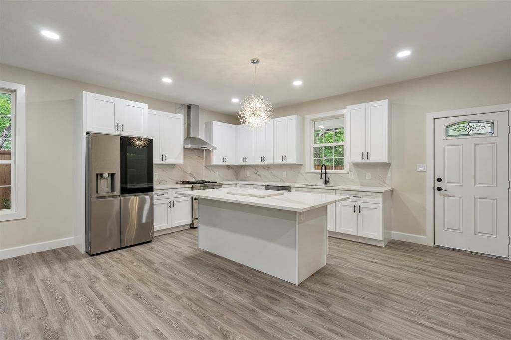 Cockrell Hill, TX 75211,518 S Cockrell Hill Road