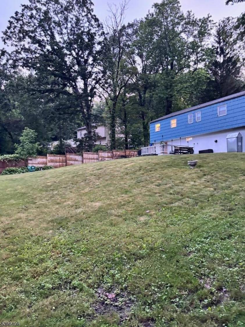 Hopatcong Boro, NJ 07874,17 Frances Ave