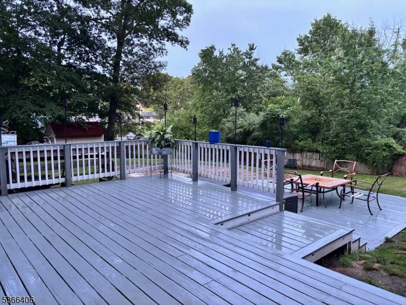 Hopatcong Boro, NJ 07874,17 Frances Ave