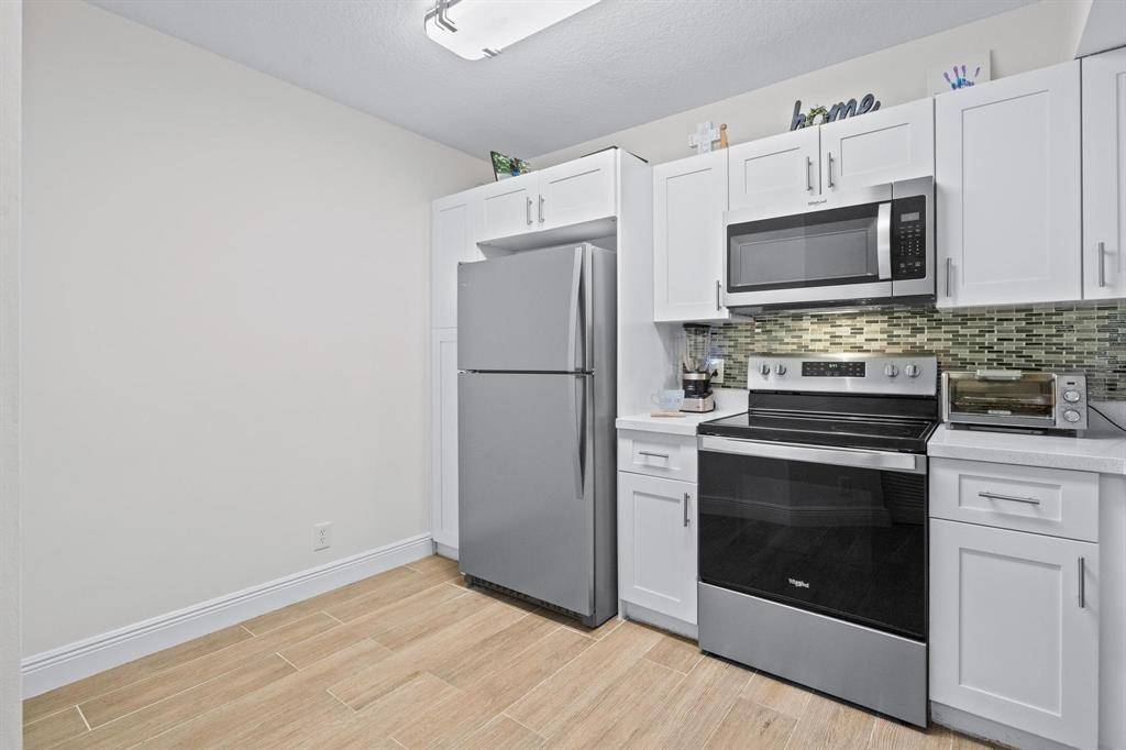 Coral Springs, FL 33067,8851 S Wiles Rd #305