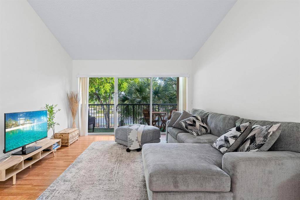 Coral Springs, FL 33067,8851 S Wiles Rd #305