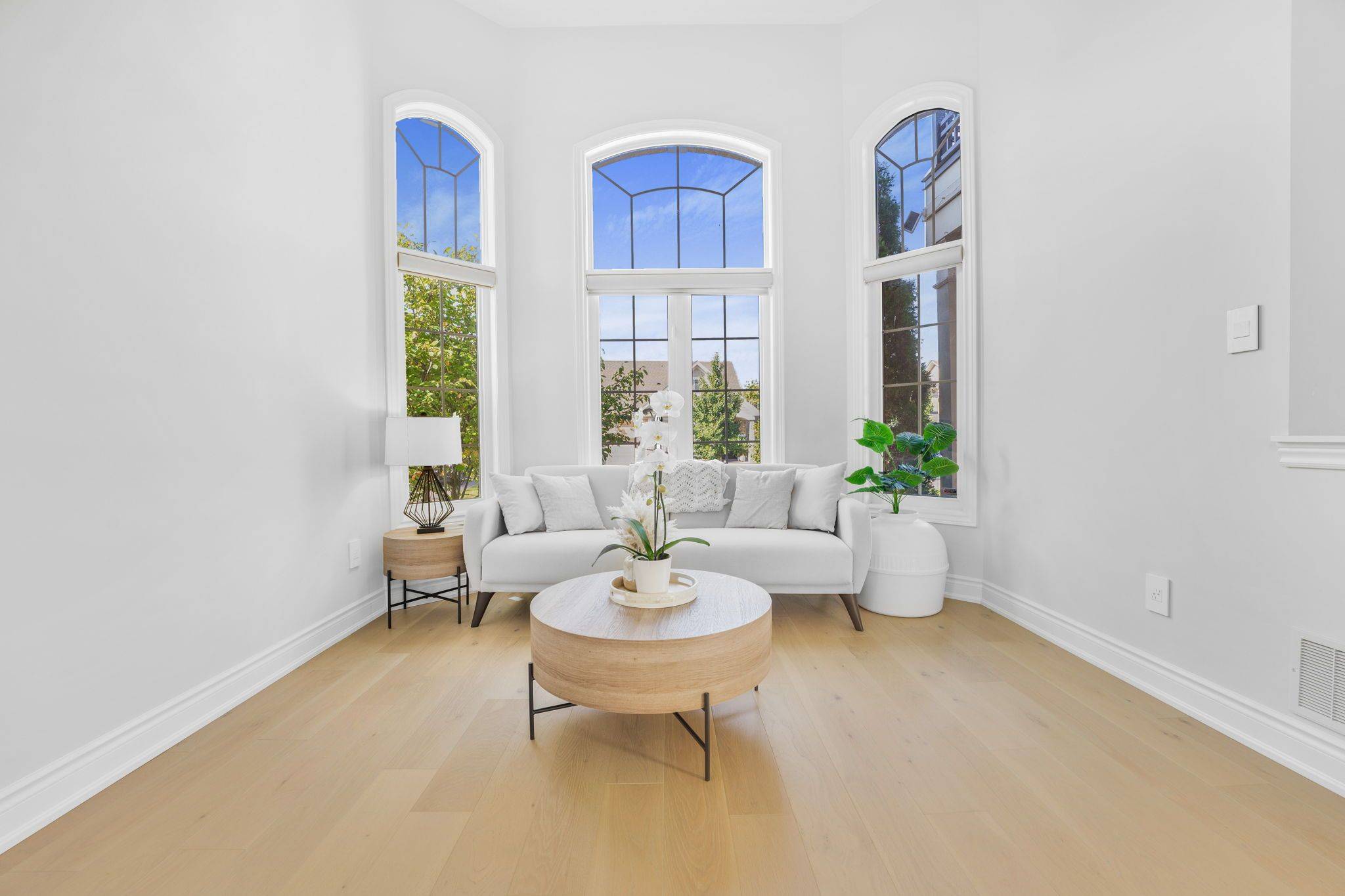 Bradford West Gwillimbury, ON L3Z 0A4,61 Milligan ST