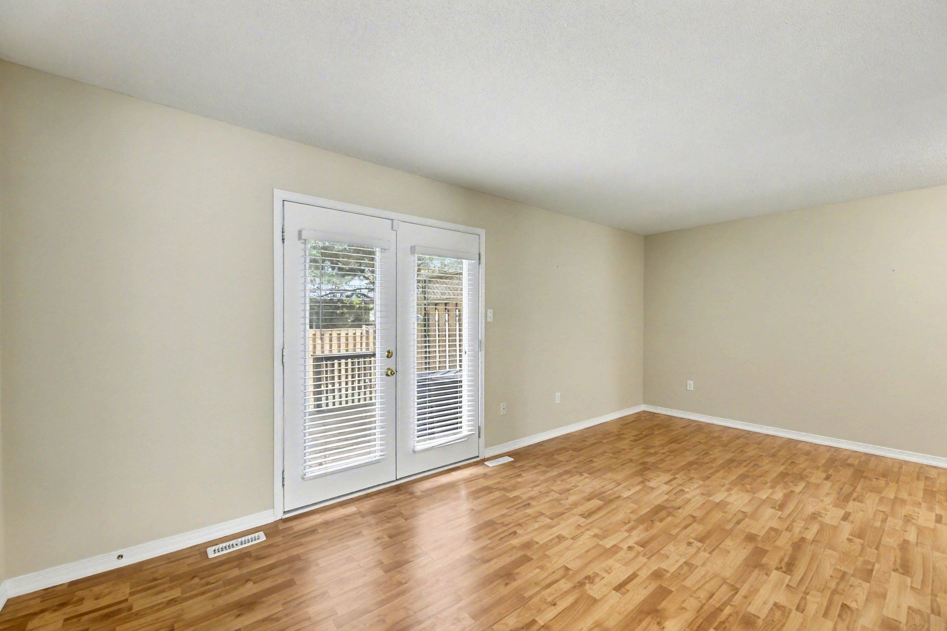 London North, ON N5X 4R1,1535 Trossacks AVE #4