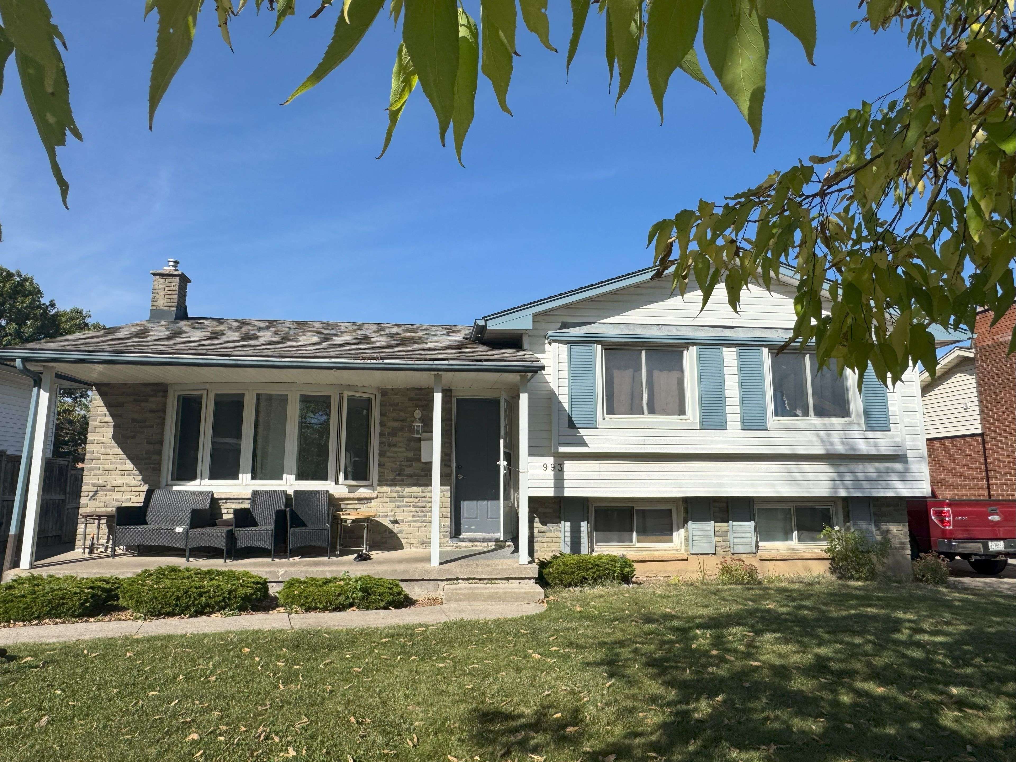 London South, ON N6E 1C9,993 Osgoode DR