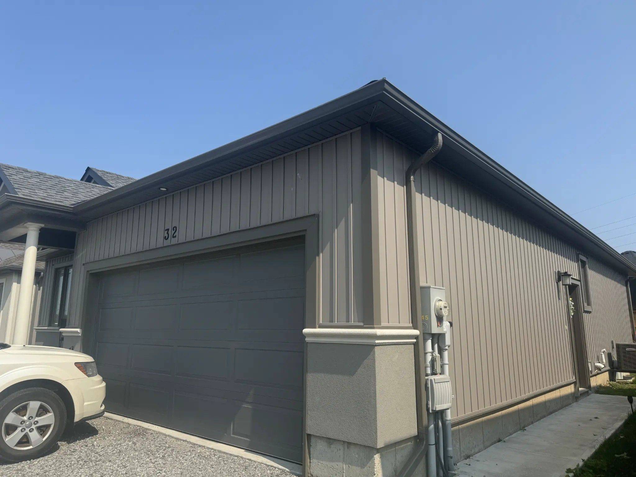 Thorold, ON L2V 0B7,32 Bounty AVE