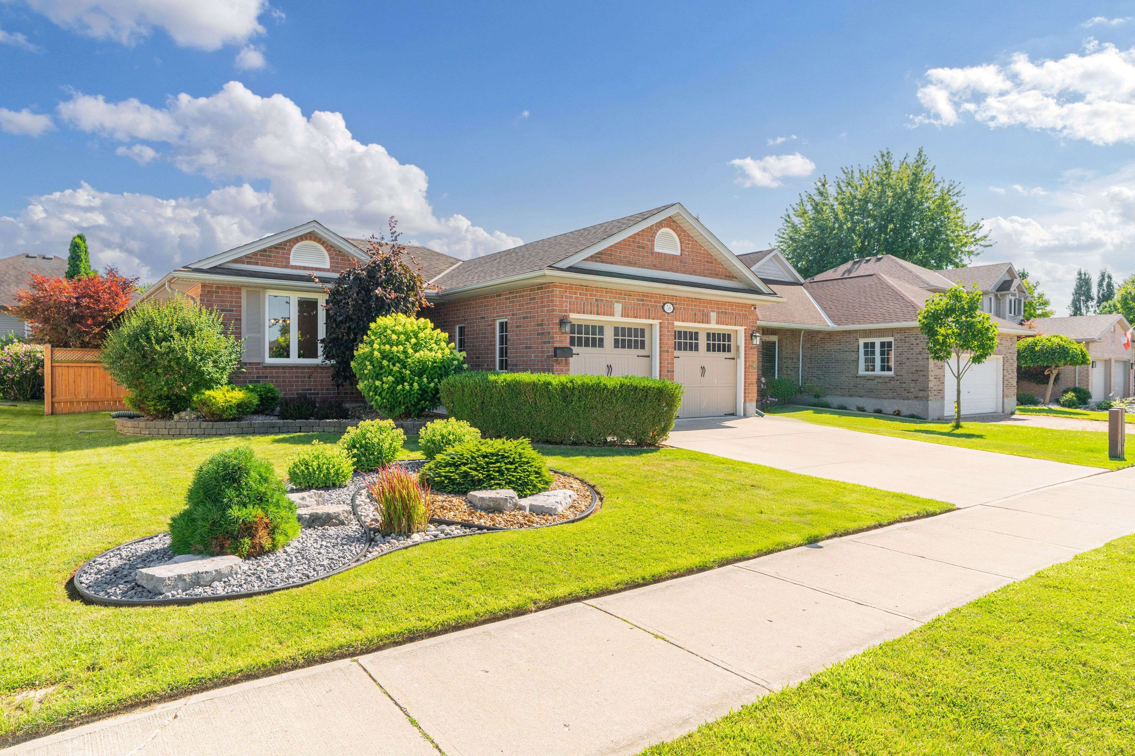 Strathroy-caradoc, ON N7G 4C8,58 Deborah DR