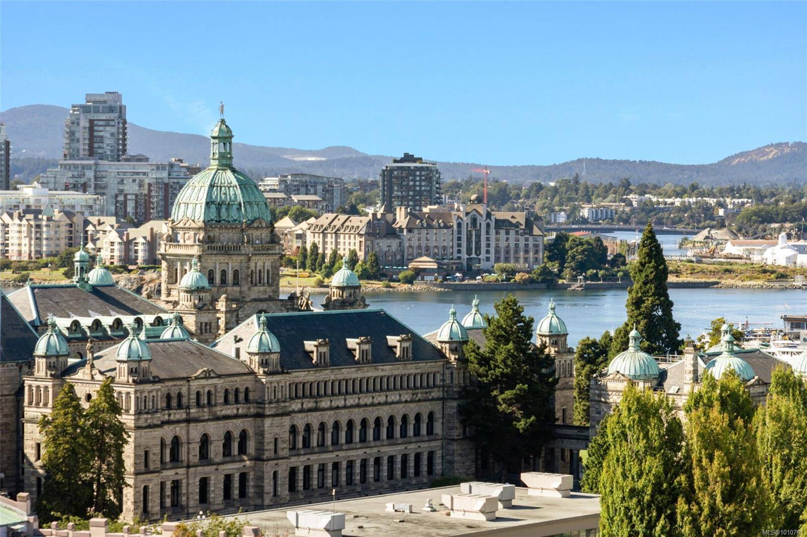 Victoria, BC V8V 1S9,647 Michigan St #904