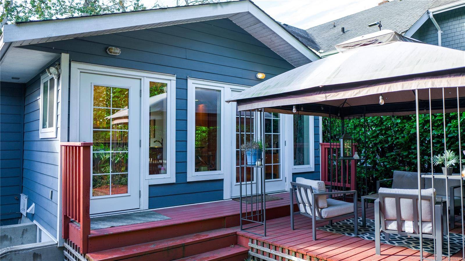 Victoria, BC V8R 2C1,1716 Bay St