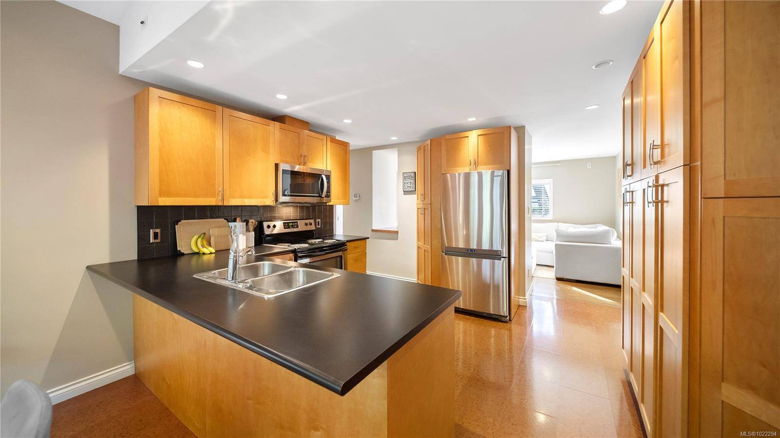 Victoria, BC V8R 2C1,1716 Bay St