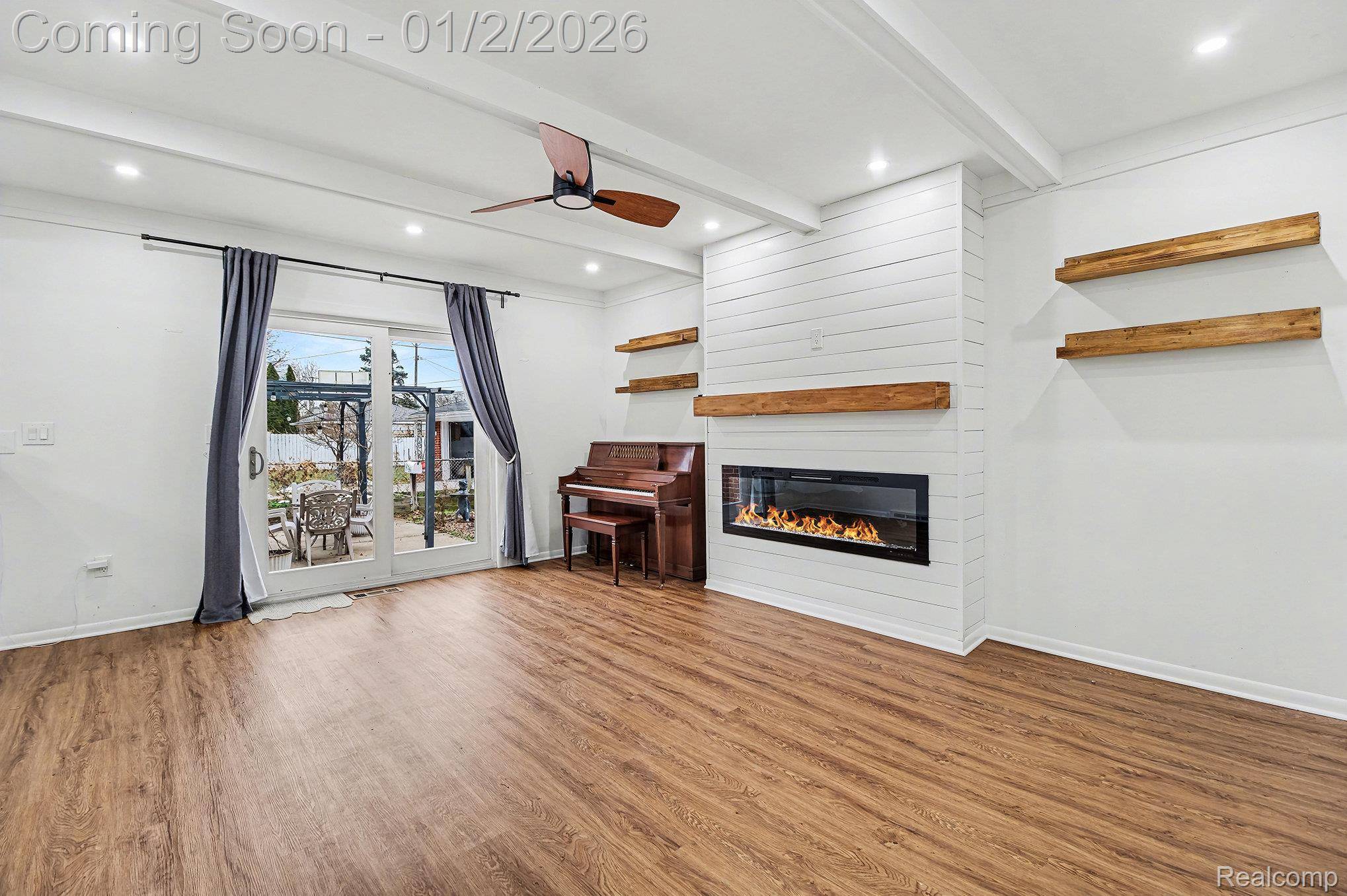 Troy, MI 48083,2810 Rhodes DR