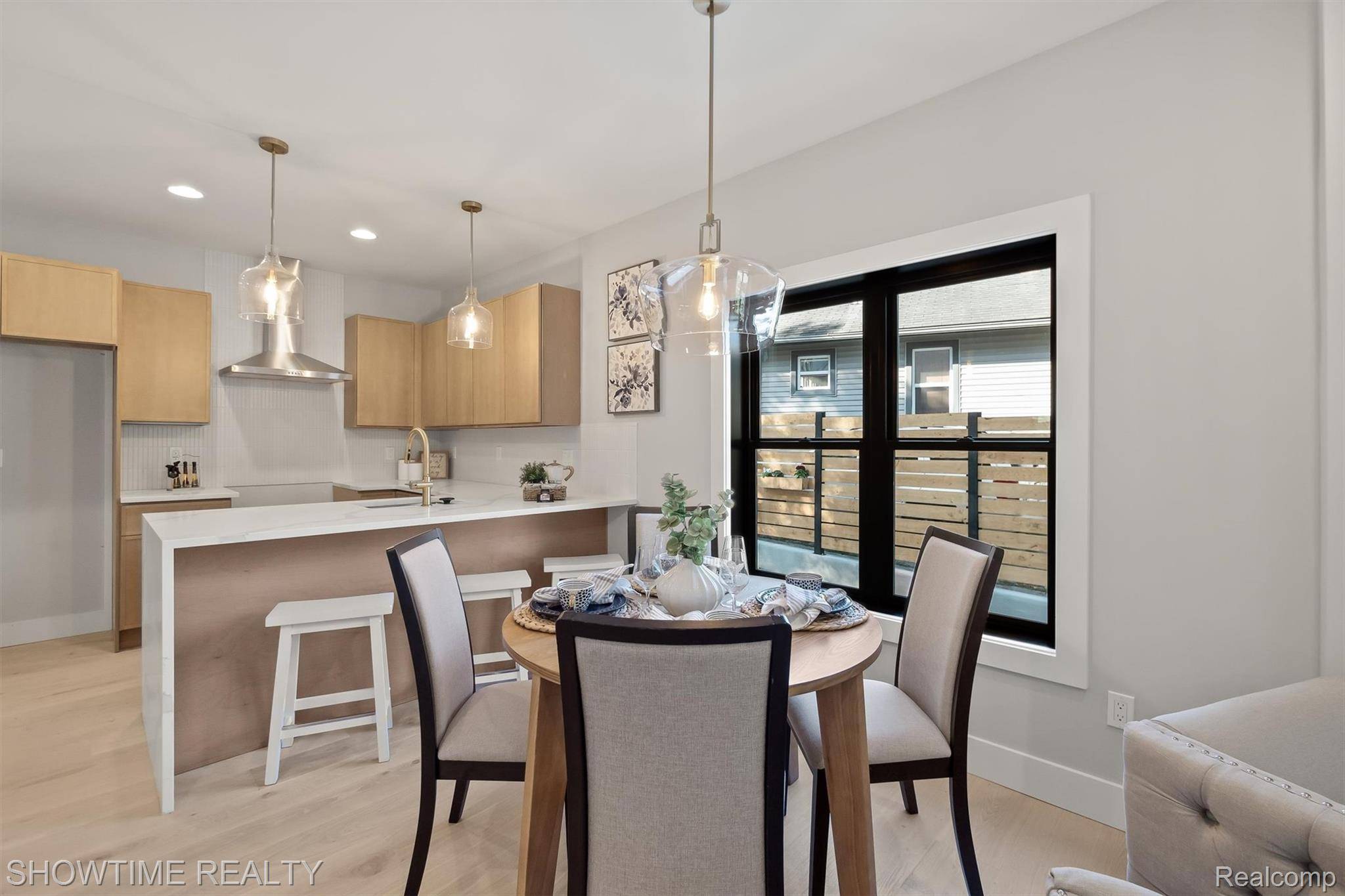 Rochester, MI 48307,334 Romeo RD