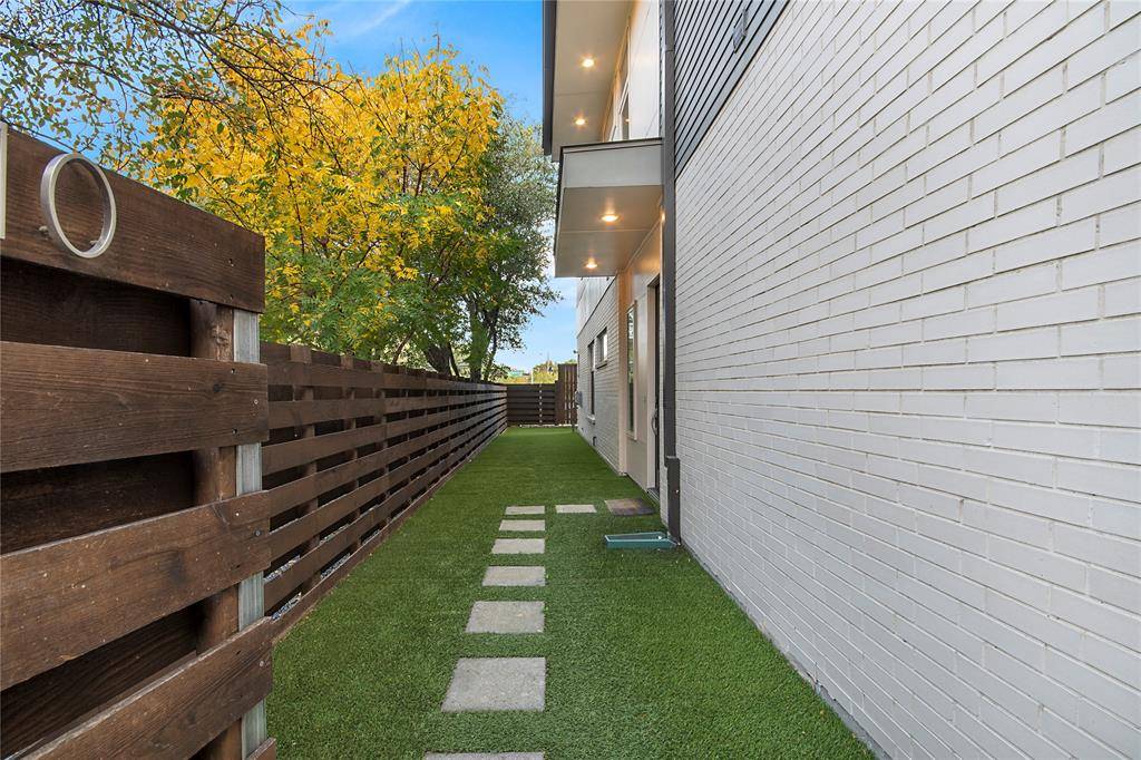 Dallas, TX 75206,2210 Lola Court