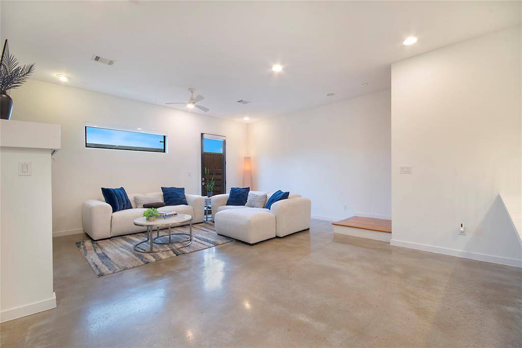 Dallas, TX 75206,2210 Lola Court