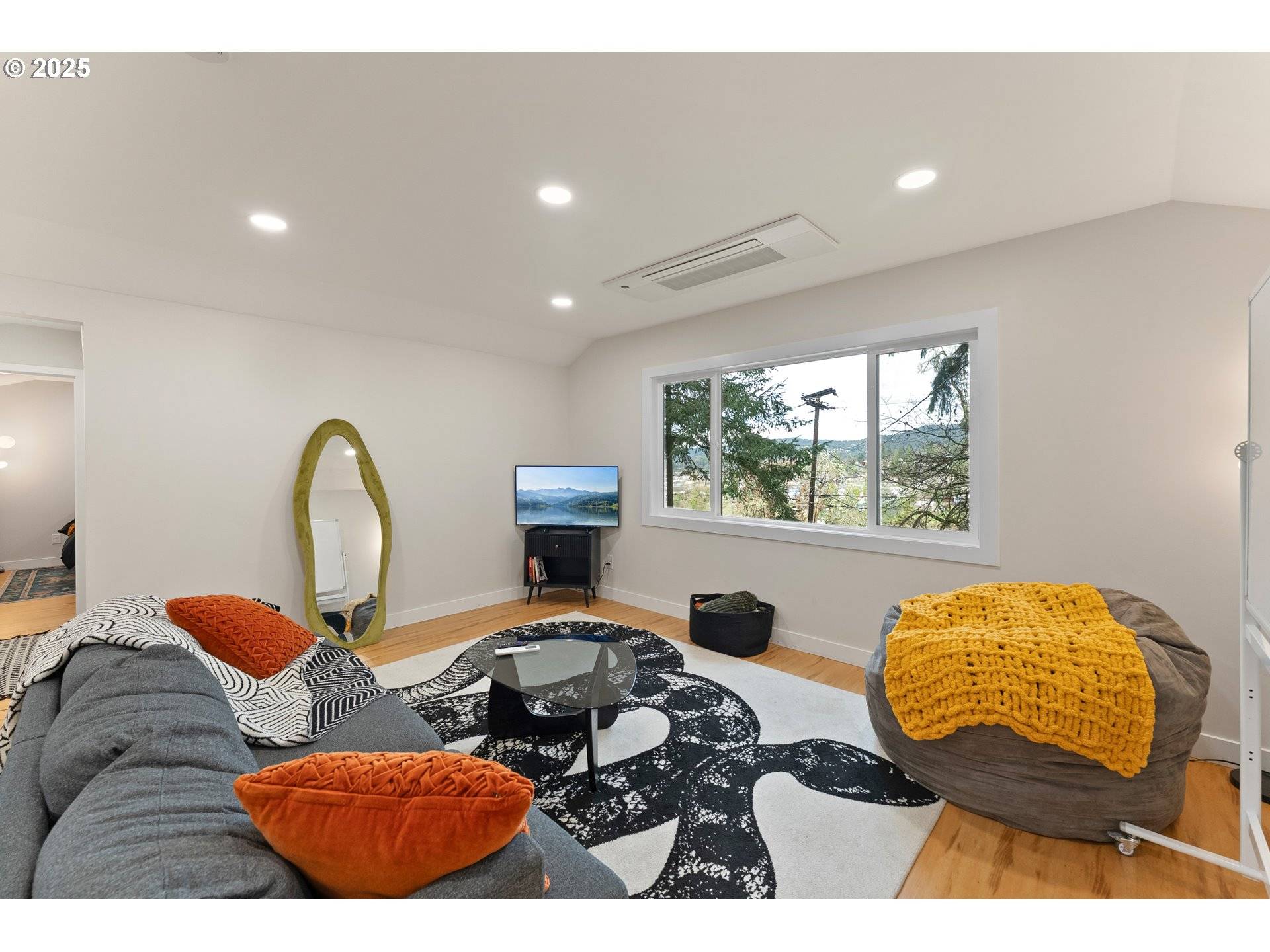 Roseburg, OR 97470,1303 SE STRONG AVE