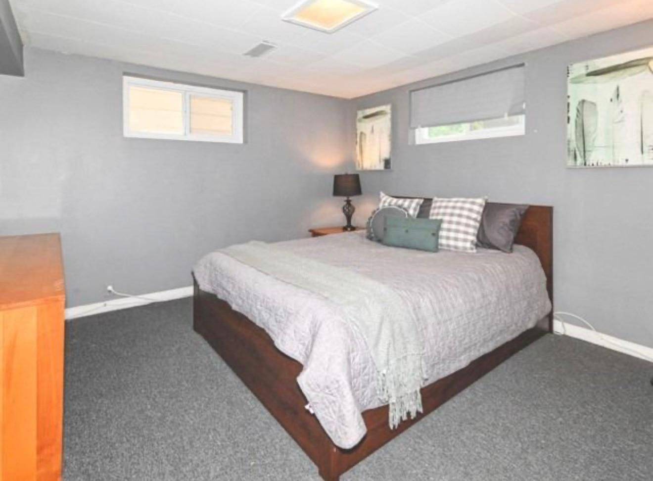 Toronto E09, ON M1K 4Z5,4 Penzance DR #Basement