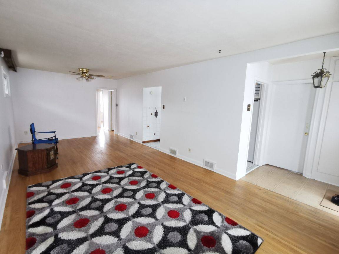 Toronto E04, ON M1R 4J3,56 Joanna DR #Main