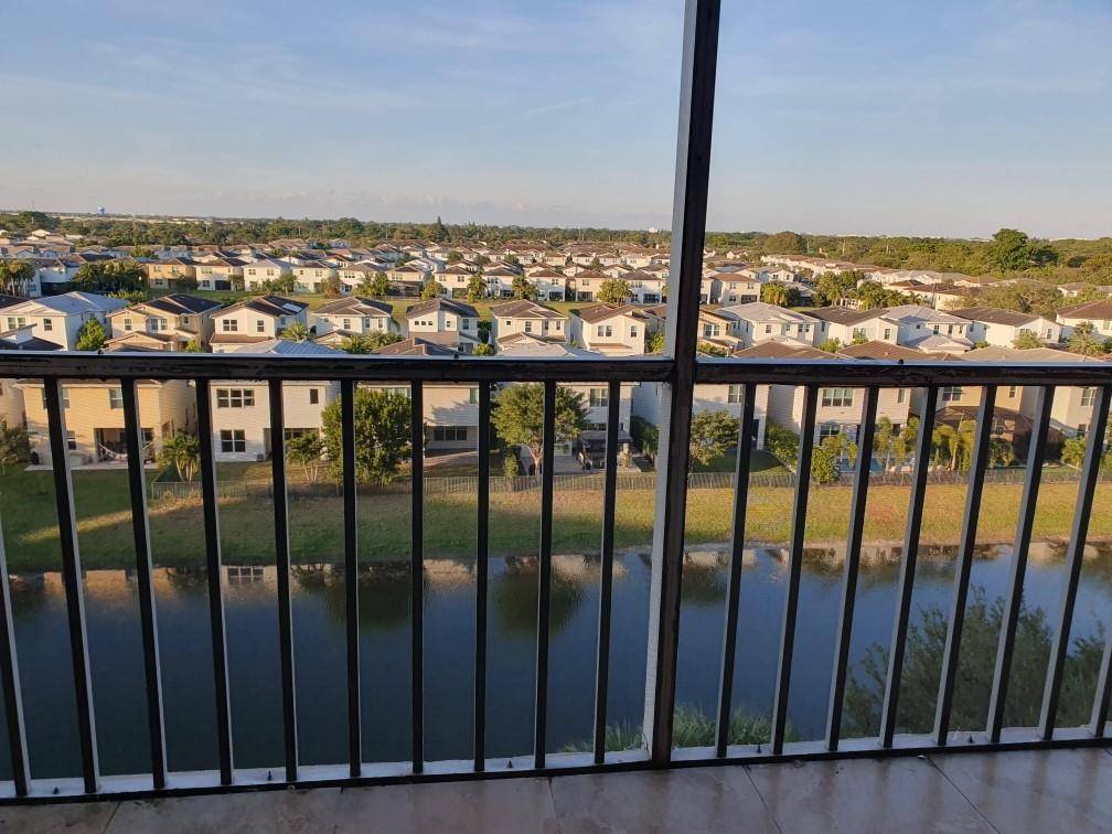 Deerfield Beach, FL 33064,1101 Crystal Lake Dr #704