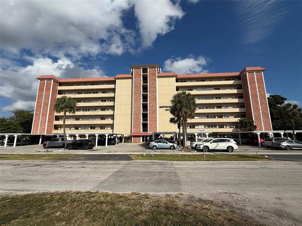 Deerfield Beach, FL 33064,1101 Crystal Lake Dr #704