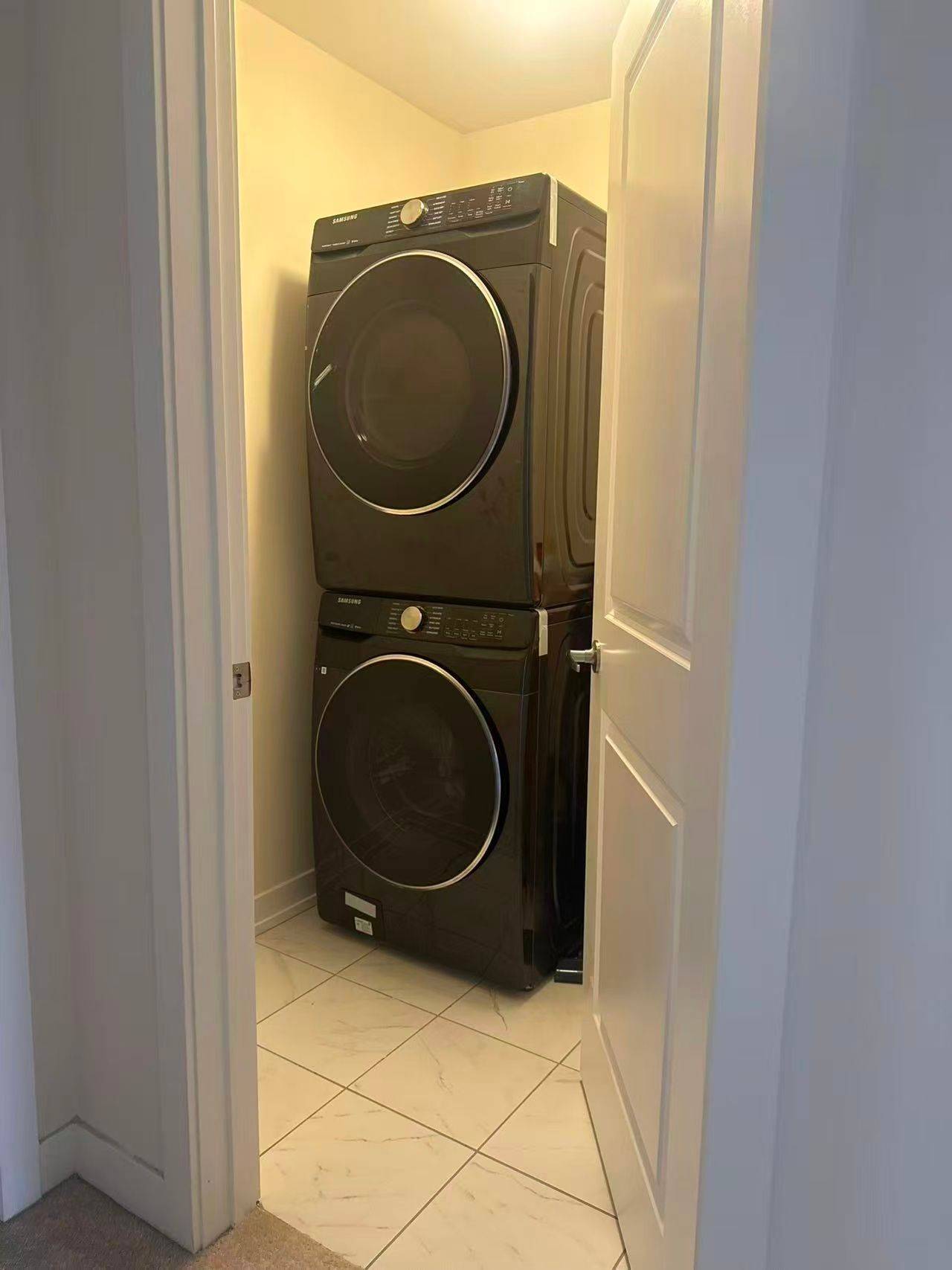 Markham, ON L6B 1P1,124 Old Oak LN