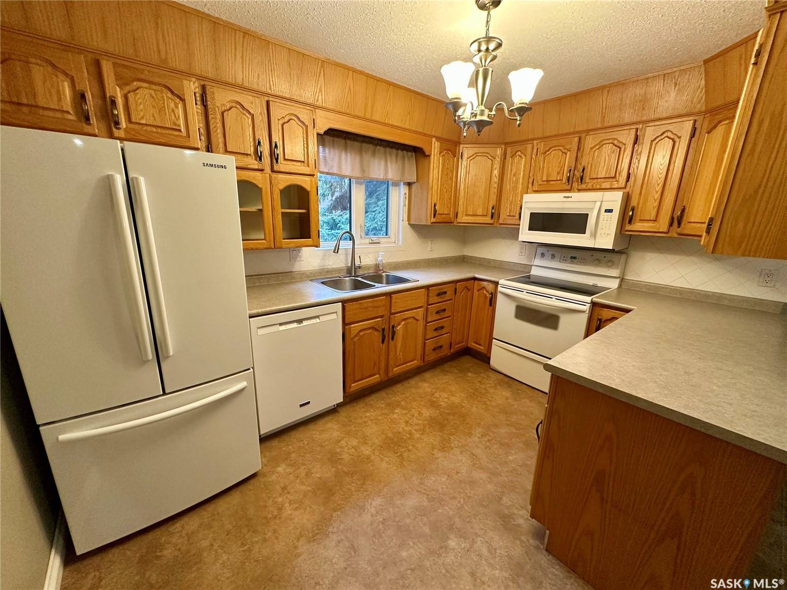 Saskatoon, SK S7J 3L8,3120 Louise STREET E #101