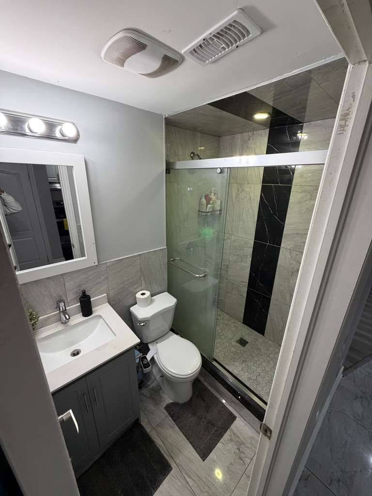 Brampton, ON L7A 4T4,15 Troyer ST N