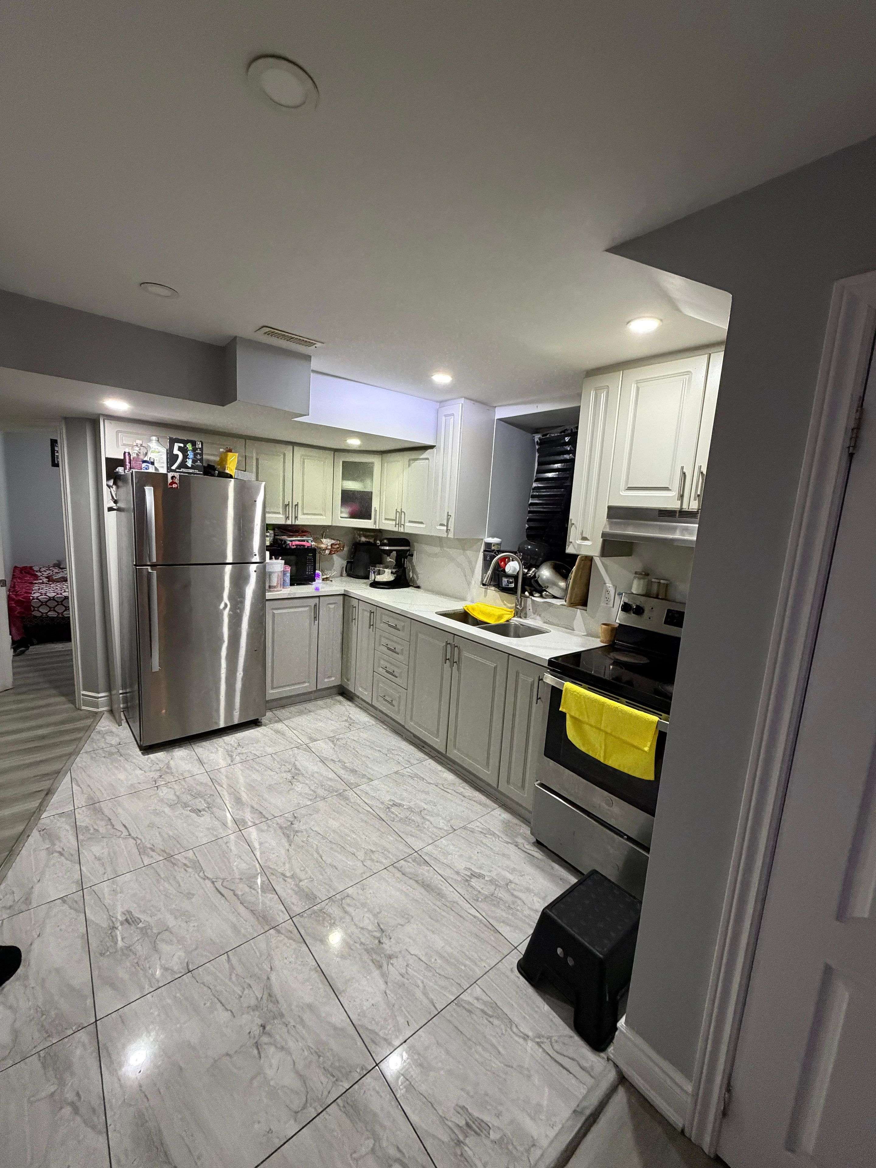 Brampton, ON L7A 4T4,15 Troyer ST N