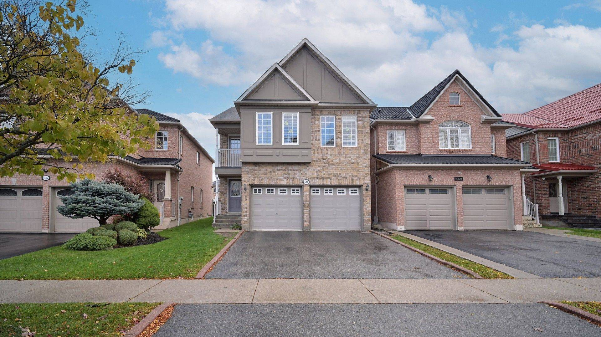 Mississauga, ON L5V 3C7,4783 Apple Blossom CIR E