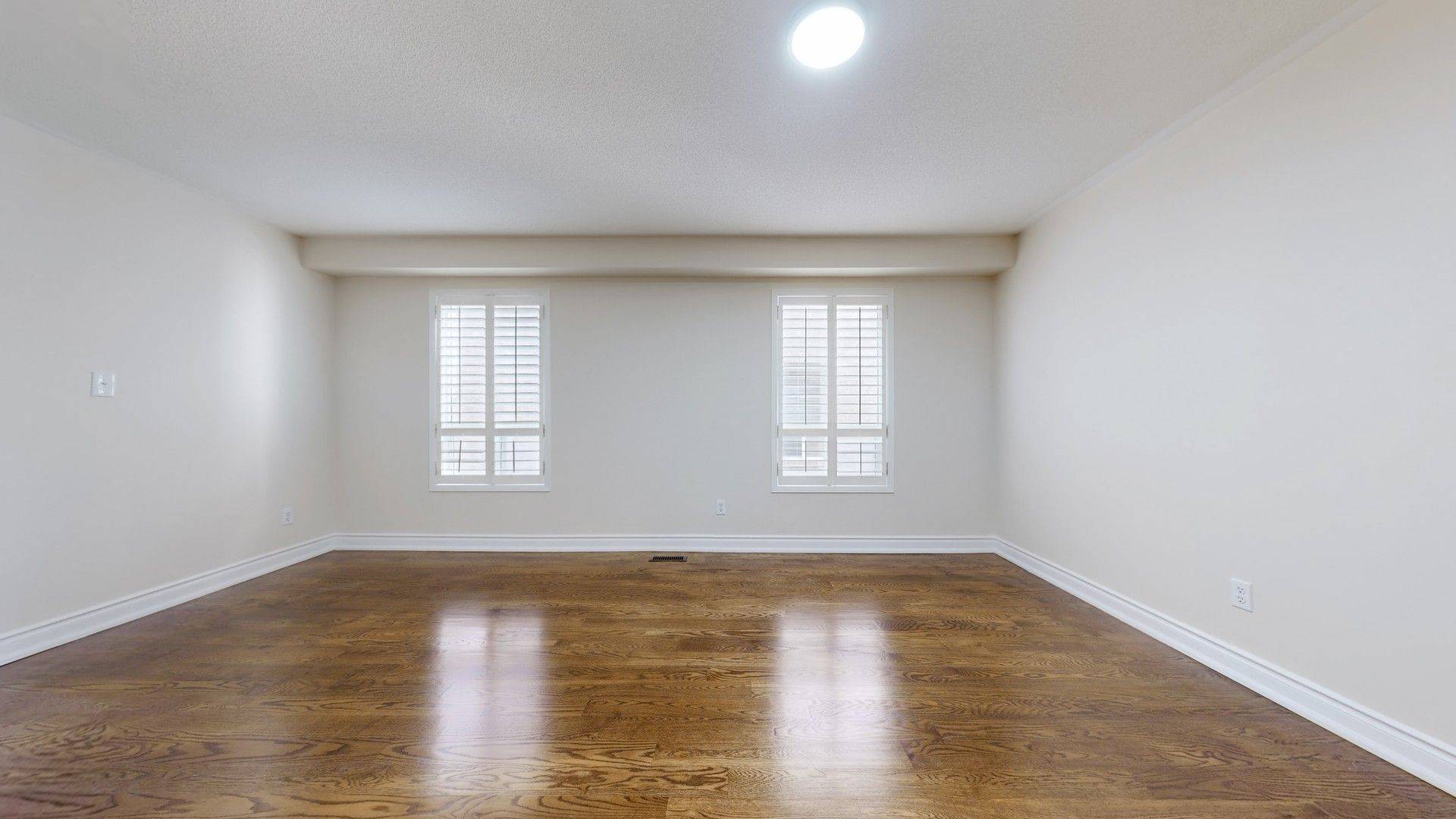 Mississauga, ON L5V 3C7,4783 Apple Blossom CIR E