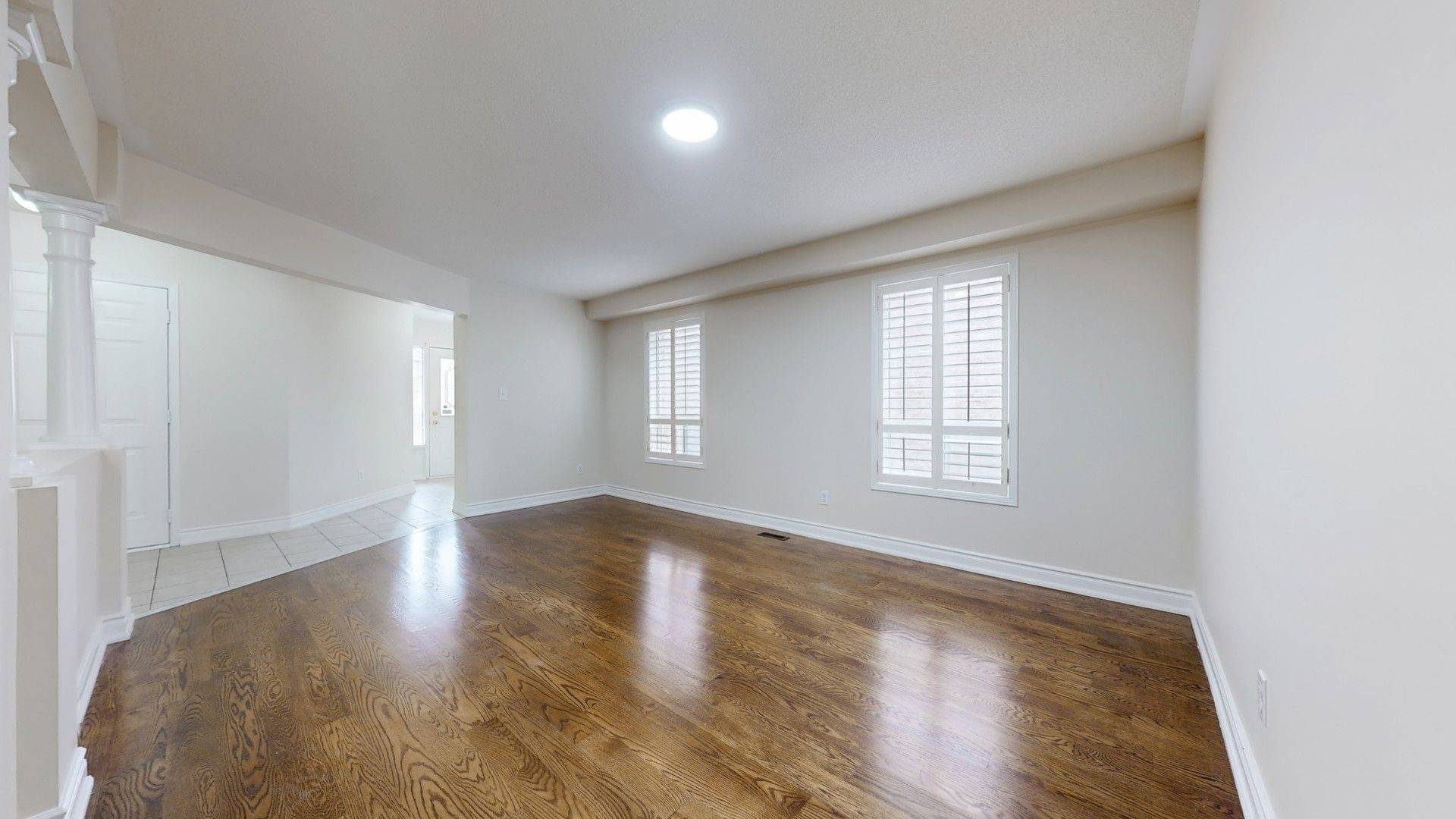 Mississauga, ON L5V 3C7,4783 Apple Blossom CIR E