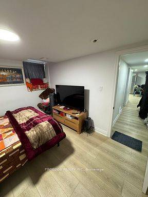 Brampton, ON L7A 1P4,18 Fireside DR #BSMT