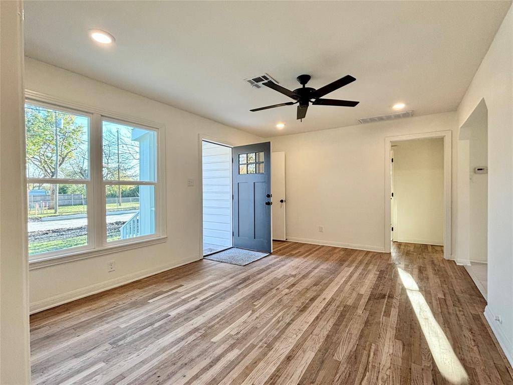 Mcgregor, TX 76657,1104 W 10th Street